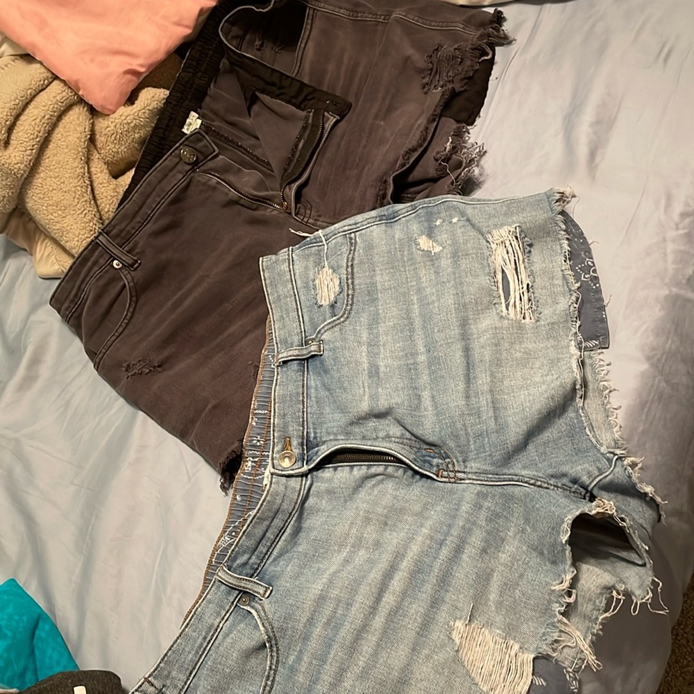 2 pairs of daydream shorts